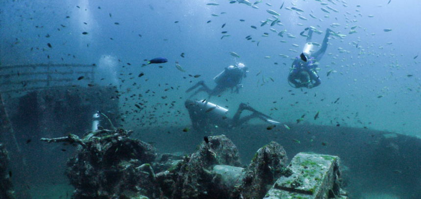 Phuket Wreck diving - fun divers