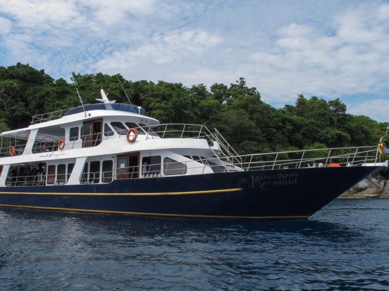 Forfaits de plongée à Phuket Thaïlande à bord du yacht d'All4Diving - MV Mermaid (6)